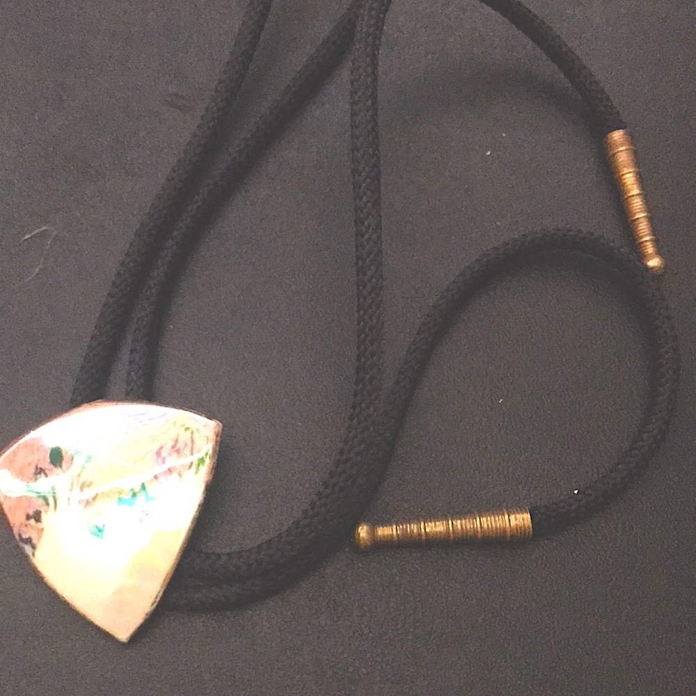 Bolo tie